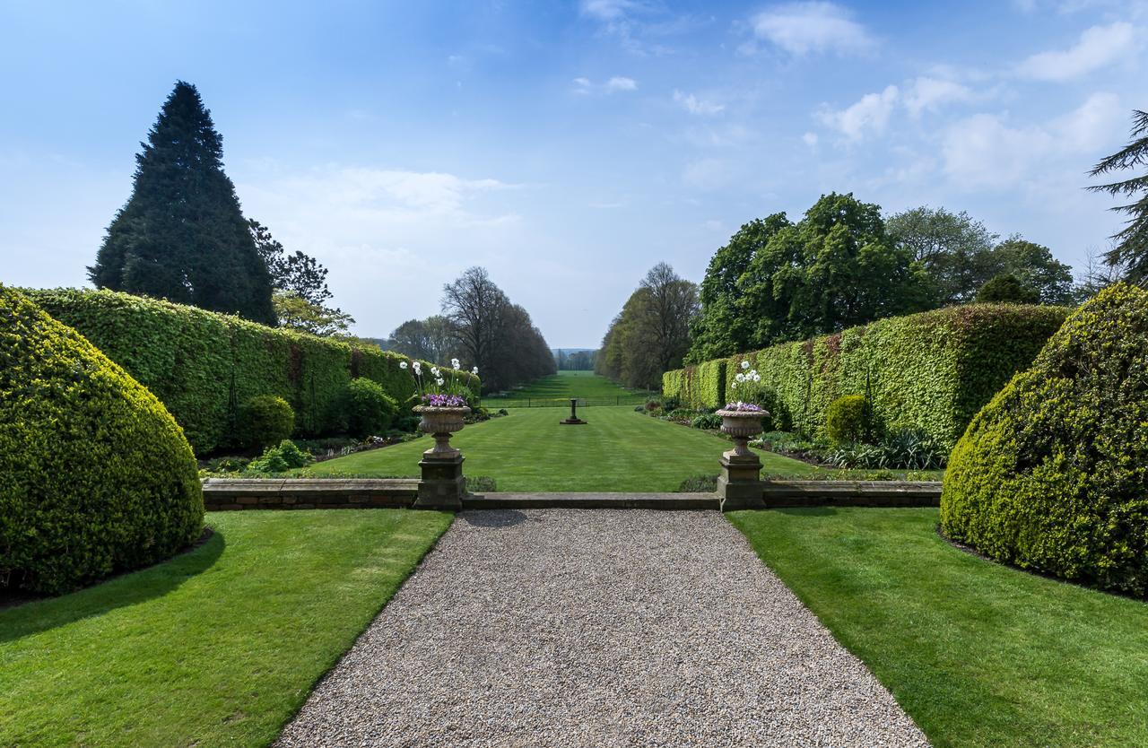 Goldsborough Hall Нерсборо Экстерьер фото