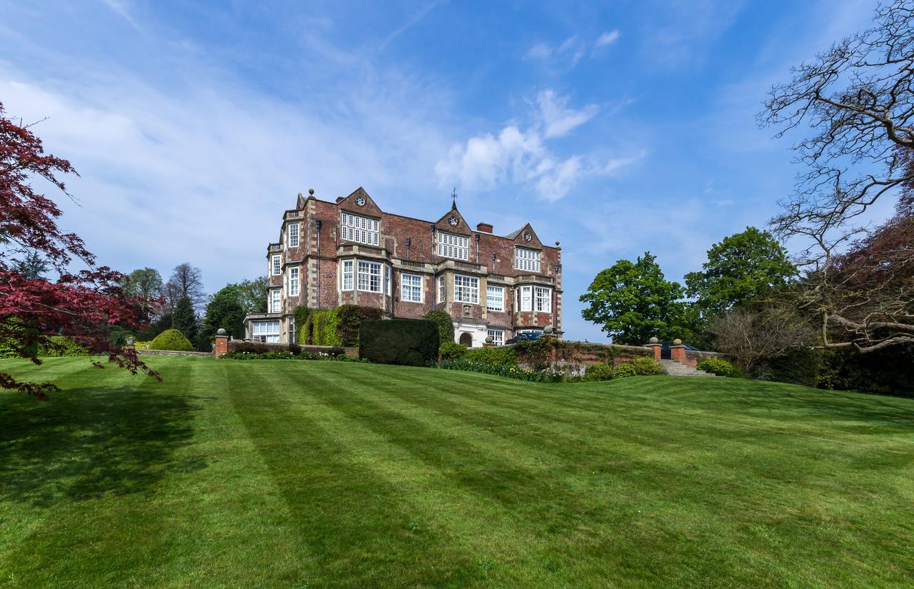 Goldsborough Hall Нерсборо Экстерьер фото