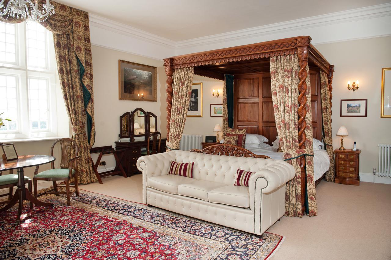 Goldsborough Hall Нерсборо Экстерьер фото