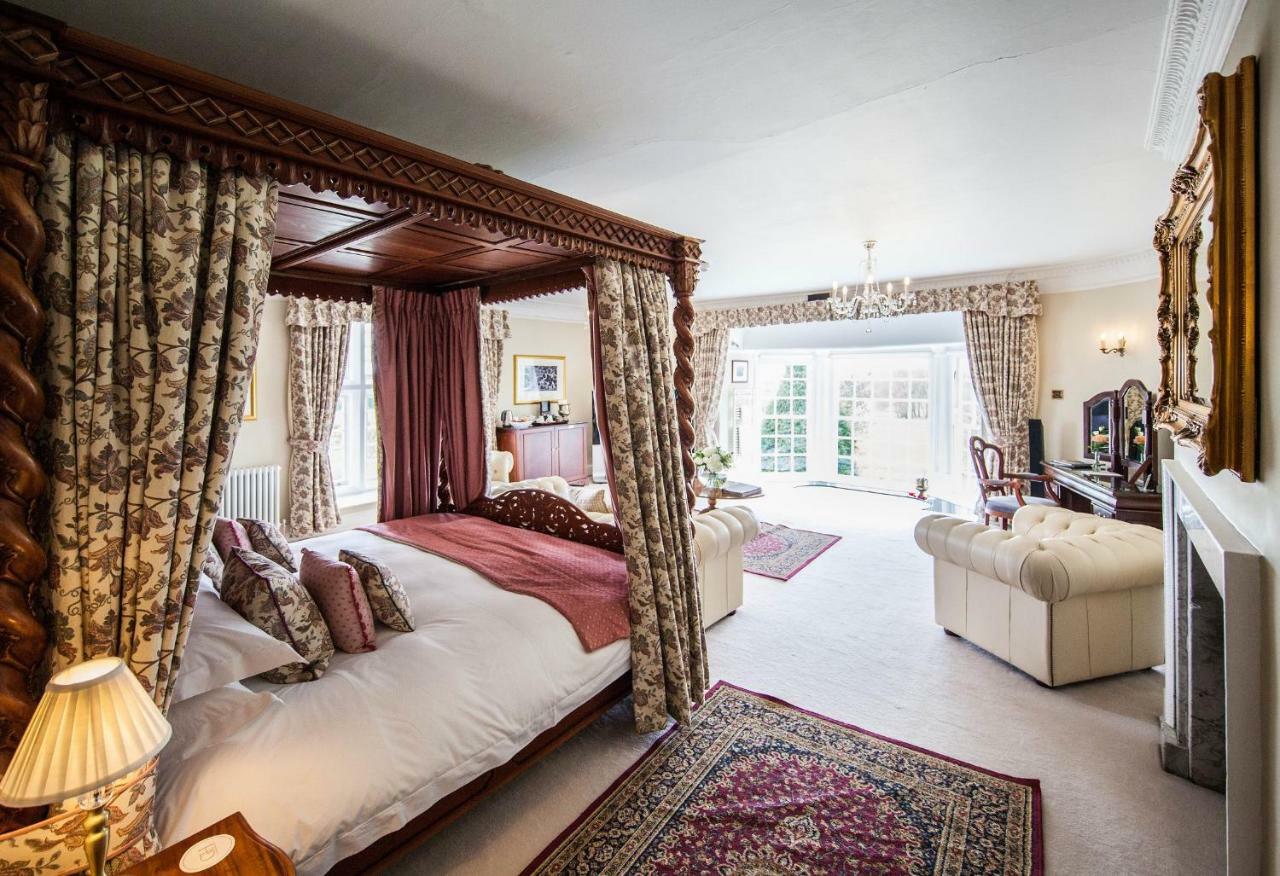 Goldsborough Hall Нерсборо Экстерьер фото